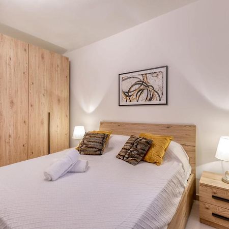 Pool Apartment Is-Swieqi Екстер'єр фото