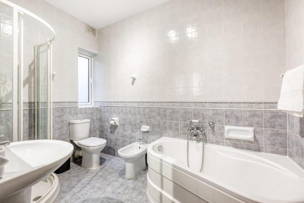 Pool Apartment Is-Swieqi Екстер'єр фото
