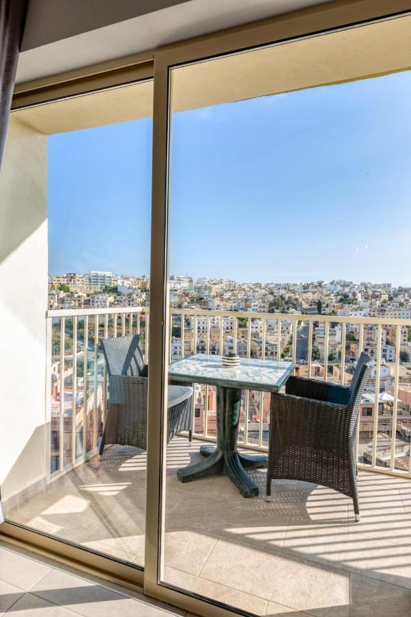 Pool Apartment Is-Swieqi Екстер'єр фото