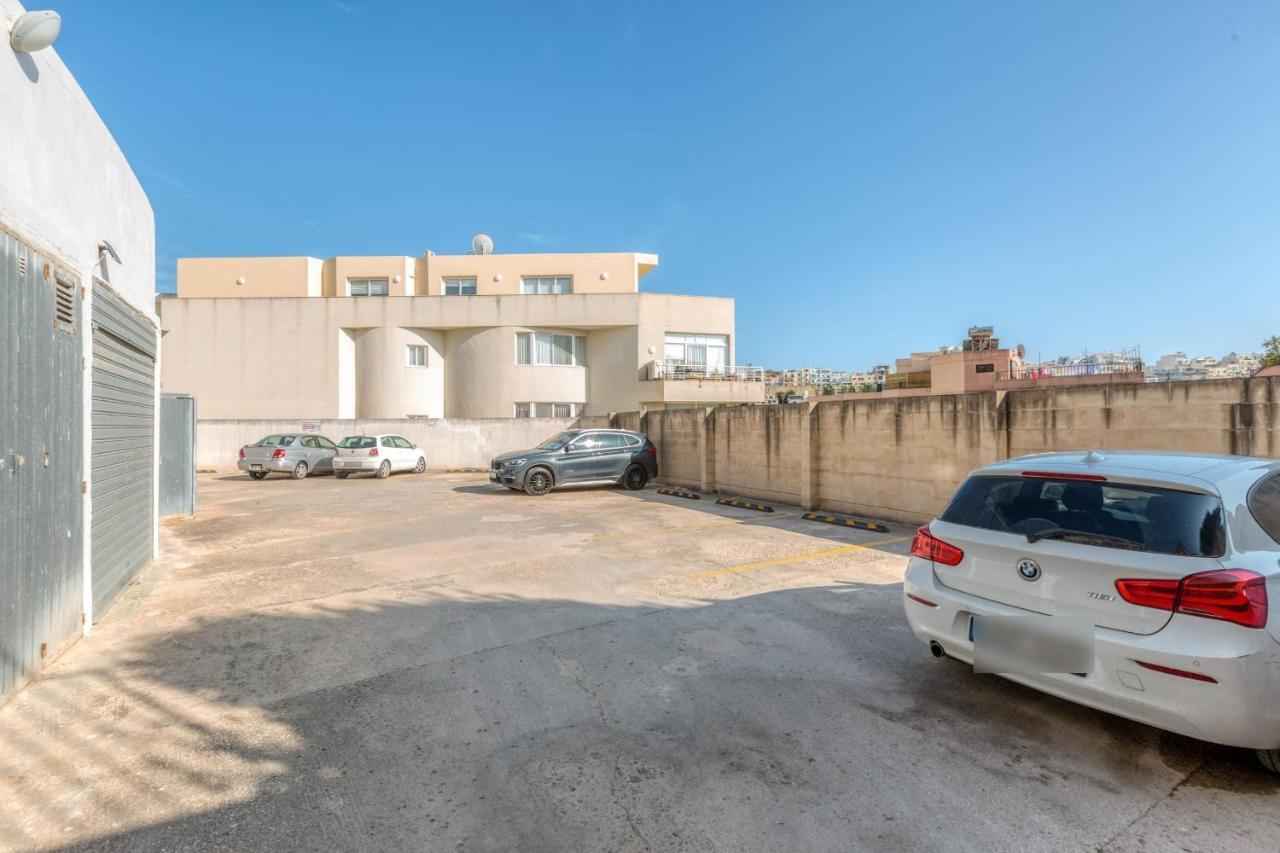 Pool Apartment Is-Swieqi Екстер'єр фото