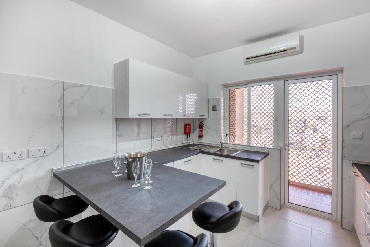 Pool Apartment Is-Swieqi Екстер'єр фото